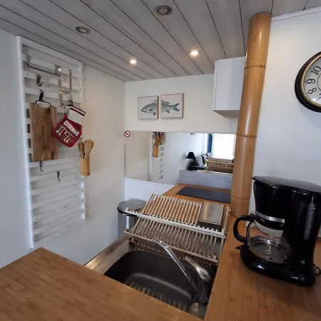 Charmant T2 Avec Balcon, Parking, A Deux Pas De La Plage Et De La Thalasso - - Fr-1-706-28