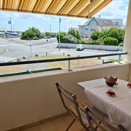Charmant T2 Avec Balcon, Parking, A Deux Pas De La Plage Et De La Thalasso - - Fr-1-706-28